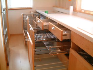 檜, 無垢, ヒノキ, 大阪, オーダーキッチン, オーダー家具, 無垢材 朝日と目覚めるキッチン