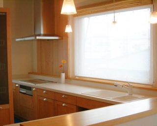 檜, 無垢, ヒノキ, 大阪, オーダーキッチン, オーダー家具, 無垢材 朝日と目覚めるキッチン